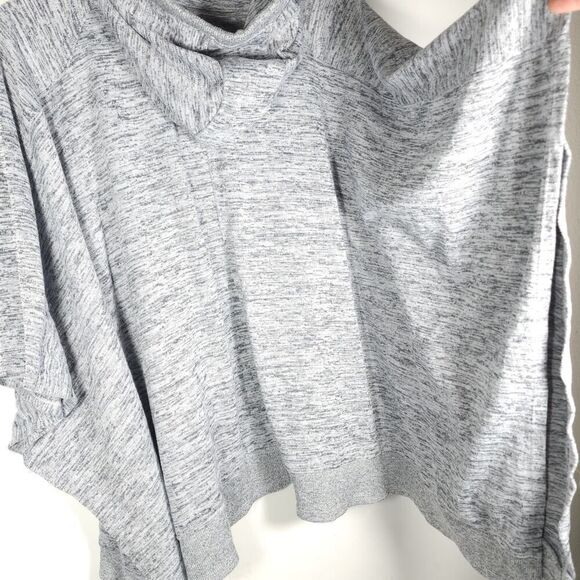 Athleta Women's Gray Blissful Sz M Oversized 3/4 Sleev Poncho Hoodie Sweatshirt - Picture 8 of 9